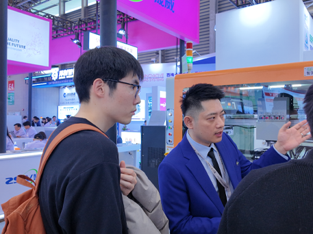 1774865473807189.png 观众1.png